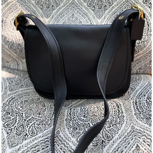 Vintage Coach Black Leather Shoulder Bag - Picture 1 of 12